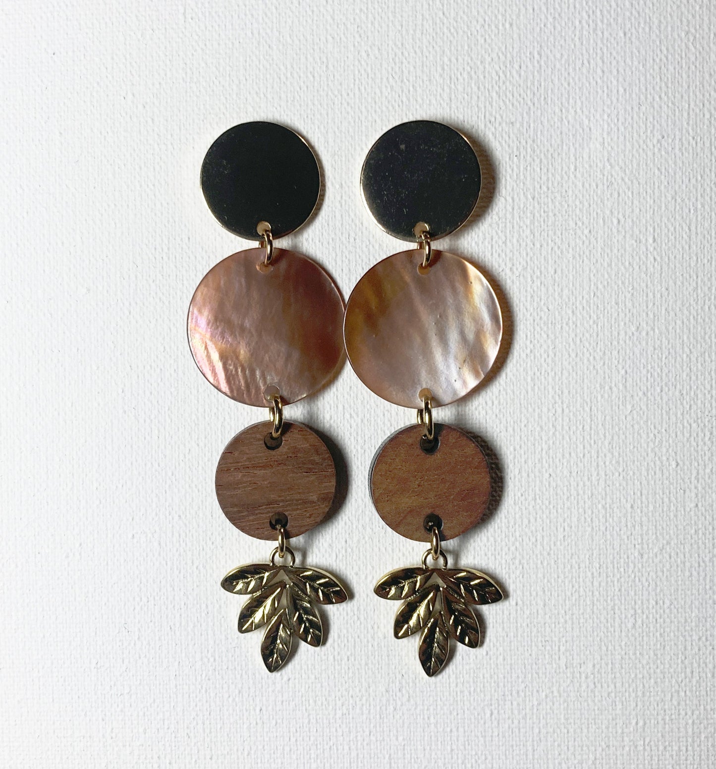Lange oorbellen 'leaf & shell'